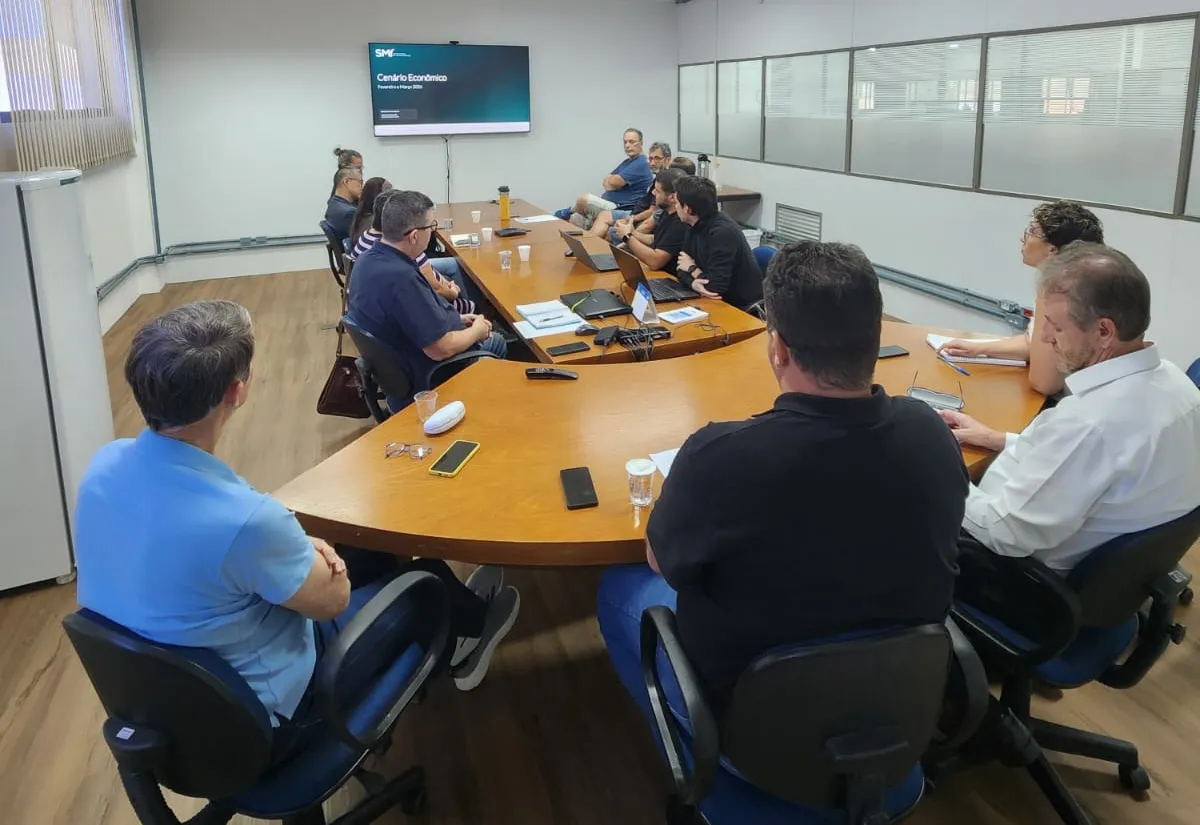 Conselho do ISSBLU discute carteira de investimentos com apoio de consultoria especializada - SMI